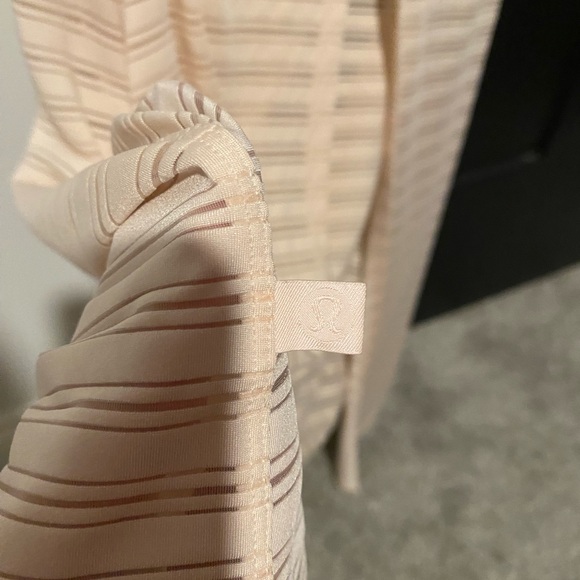 Lululemon Tie Tank Top - Picture 3 of 3